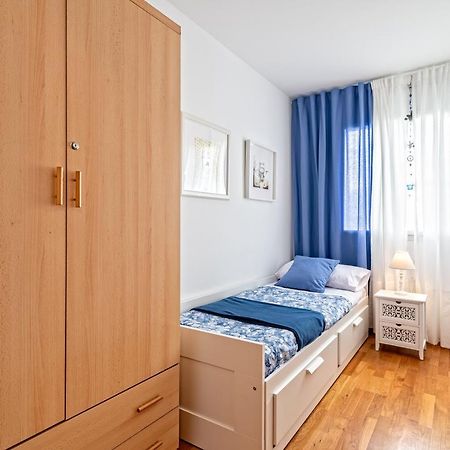 Cálido apartamento con piscina en Barcelona Ripollet Exterior foto