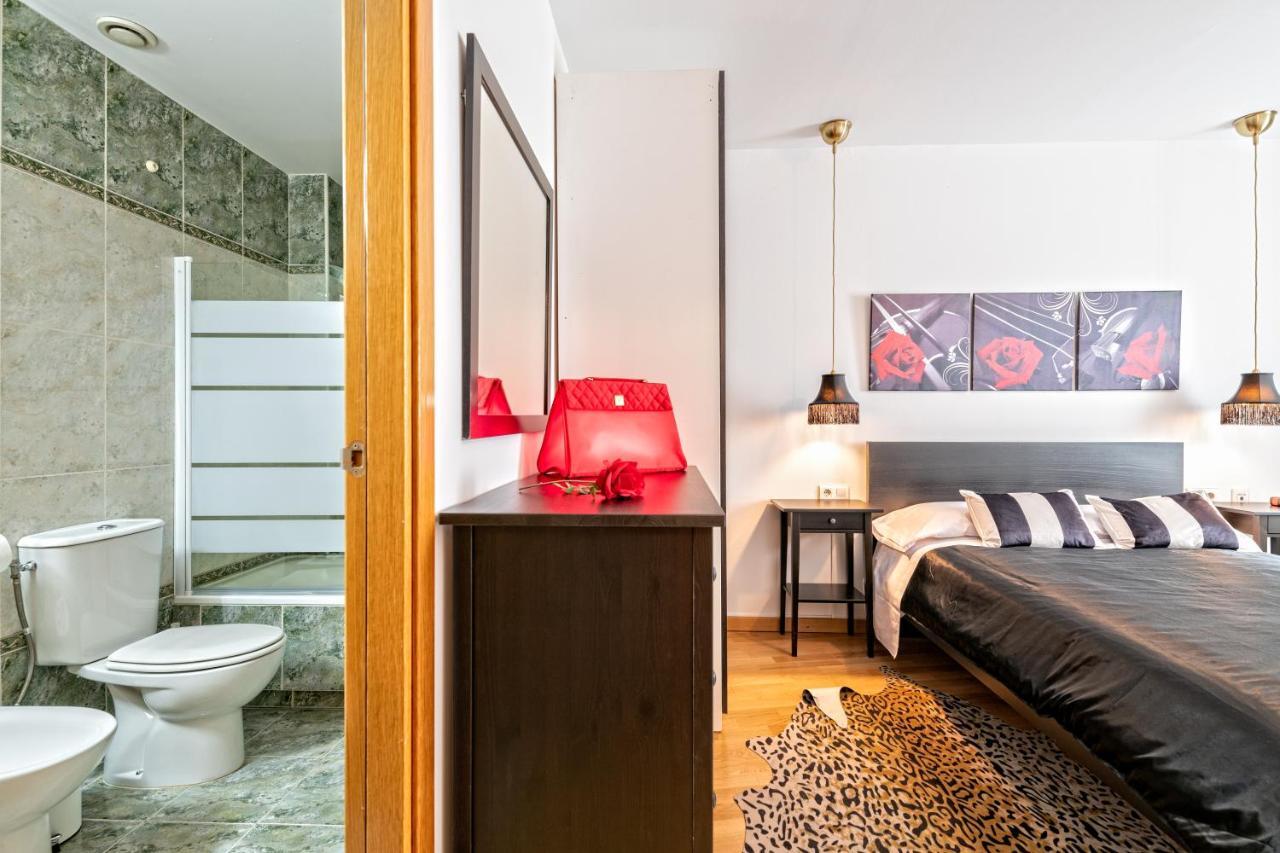 Cálido apartamento con piscina en Barcelona Ripollet Exterior foto