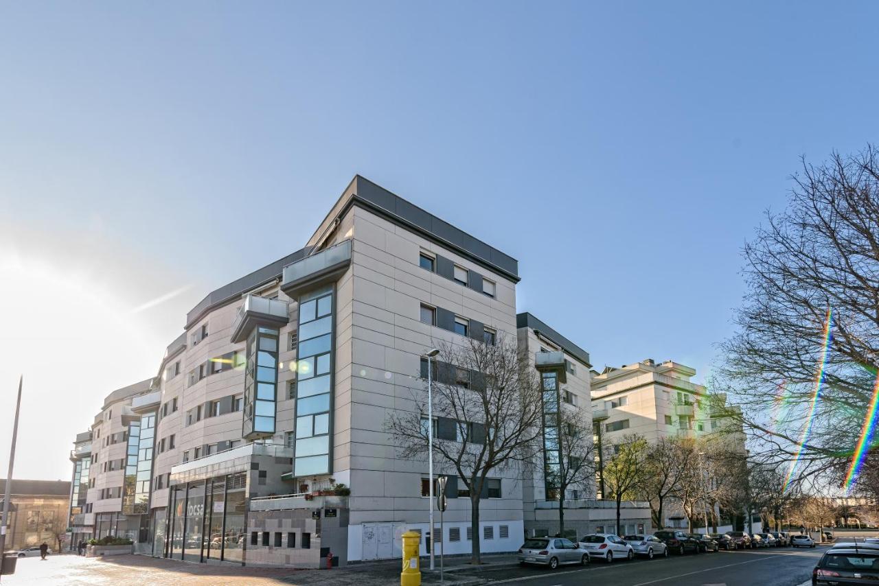 Cálido apartamento con piscina en Barcelona Ripollet Exterior foto